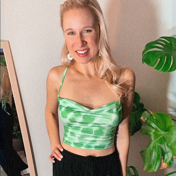 Meet your Posher, Jillian - Picture 2 of 5